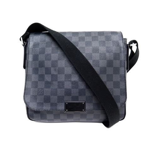 sacoche louis vuitton district pm
